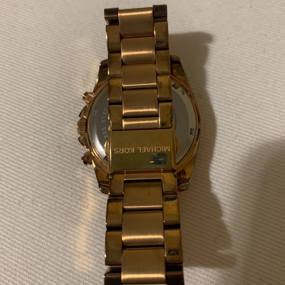 Michael Kors 40mm rose gold watch - Picture 2 of 3
